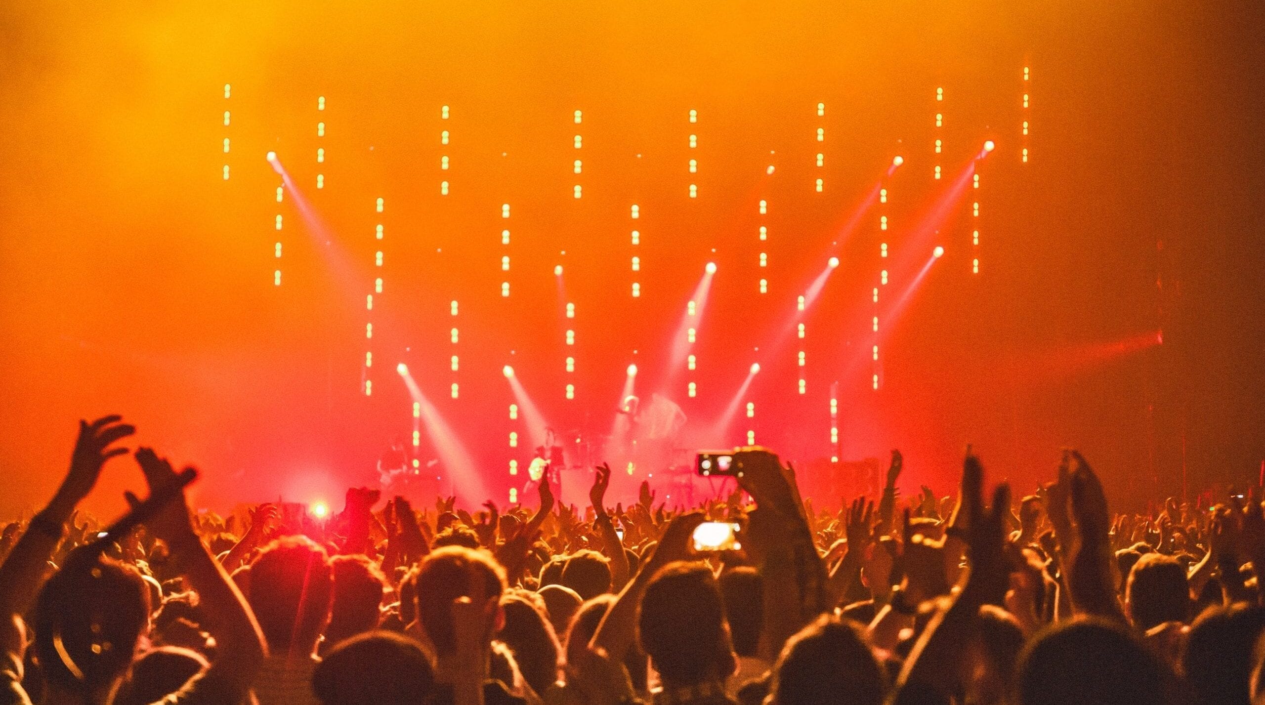 audience-band-bright-1047442